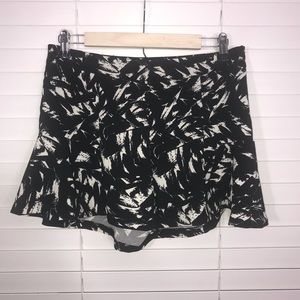 Nameless Black & White Pattern Shorts - M